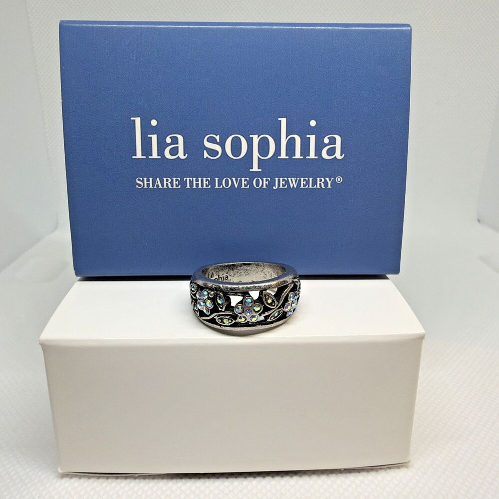 Lia Sophia Garden Party Blue Cut Crystals Ring Antique Silver tone- Size 7 NWT